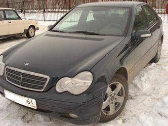 2000 Mercedes-Benz C-Class Pics
