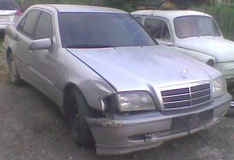 2000 Mercedes-Benz C-Class Pictures