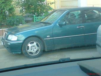 2000 Mercedes-Benz C-Class Photos