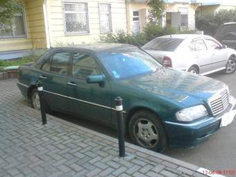 2000 Mercedes-Benz C-Class Pictures