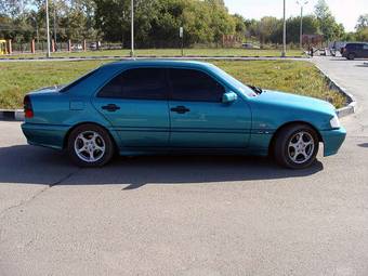 2000 Mercedes-Benz C-Class Photos