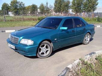 2000 Mercedes-Benz C-Class Pictures