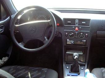 2000 Mercedes-Benz C-Class Images