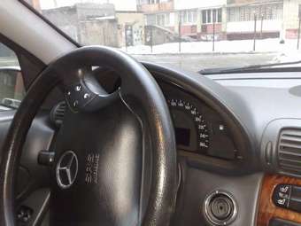 2001 Mercedes-Benz C-Class Photos