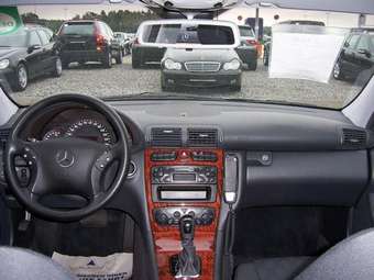 2003 Mercedes-Benz C-Class Pictures