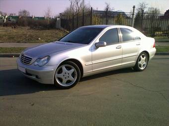 2003 Mercedes-Benz C-Class Photos