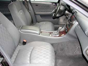 2004 Mercedes-Benz C-Class Photos