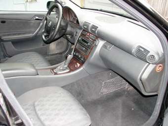 2004 Mercedes-Benz C-Class Photos