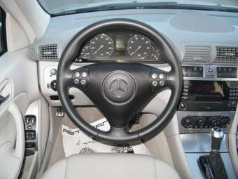 2004 Mercedes-Benz C-Class Photos