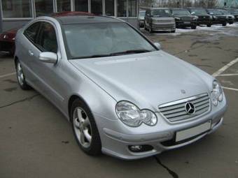 2004 Mercedes-Benz C-Class Pictures