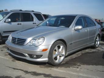 2004 Mercedes-Benz C-Class Pictures
