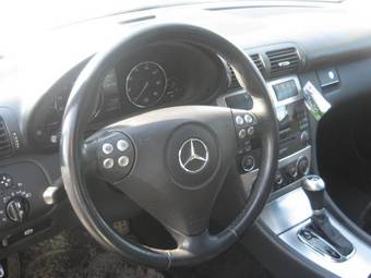 2004 Mercedes-Benz C-Class Photos