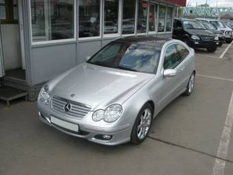 2004 Mercedes-Benz C-Class Photos