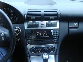 2004 Mercedes-Benz C-Class Photos