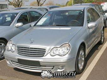 2004 Mercedes-Benz C-Class Photos