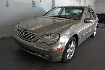 2004 Mercedes-Benz C-Class Pictures