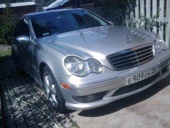 2004 Mercedes-Benz C-Class Photos