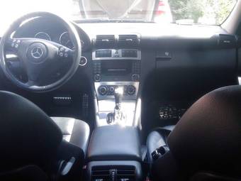 2004 Mercedes-Benz C-Class Photos