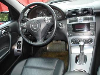 2004 Mercedes-Benz C-Class Pictures