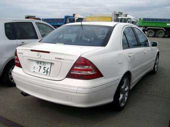 2004 Mercedes-Benz C-Class Pics