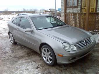 2004 Mercedes-Benz C-Class Photos