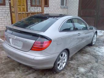 2004 Mercedes-Benz C-Class Pictures