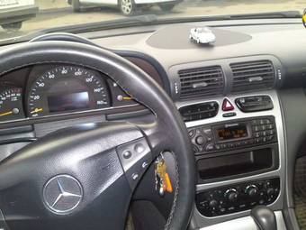 2004 Mercedes-Benz C-Class Photos