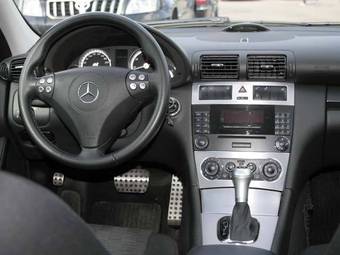 2005 Mercedes-Benz C-Class Photos