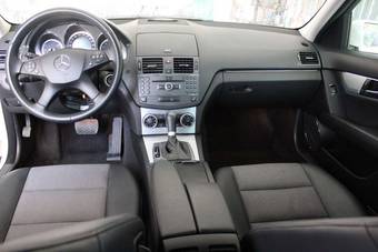 2010 Mercedes-Benz C-Class Images