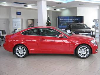 2011 Mercedes-Benz C-Class Pictures