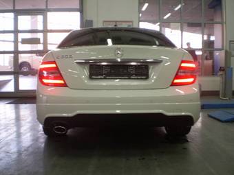 2011 Mercedes-Benz C-Class Pictures