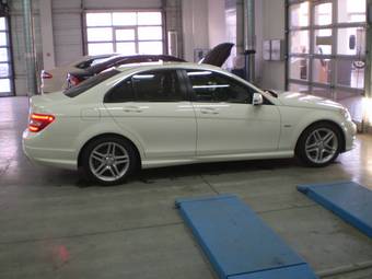 2011 Mercedes-Benz C-Class Photos