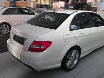 2011 Mercedes-Benz C-Class Pictures