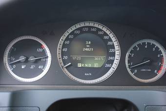 2011 Mercedes-Benz C-Class Pictures