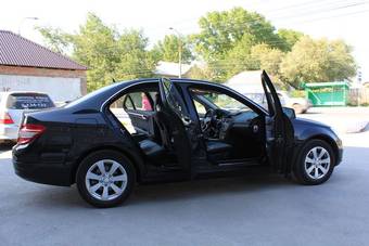 2011 Mercedes-Benz C-Class Photos
