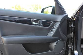 2011 Mercedes-Benz C-Class Pictures
