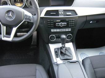 2012 Mercedes-Benz C-Class Images