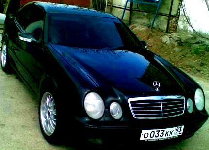 2000 Mercedes-Benz CLS-Class