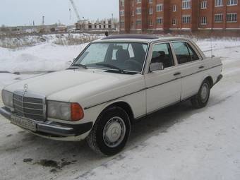 1982 Mercedes-Benz E-Class Photos