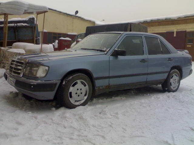 1985 Mercedes-Benz E-Class