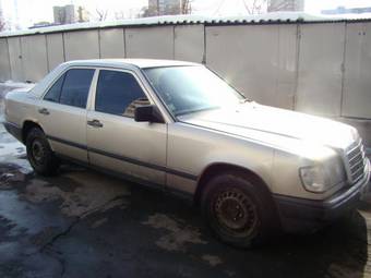 1985 Mercedes-Benz E-Class Photos