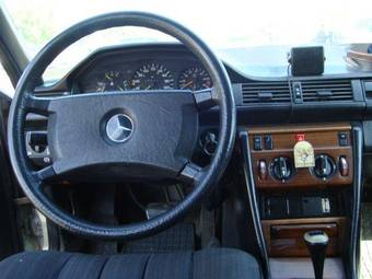1985 Mercedes-Benz E-Class Pictures