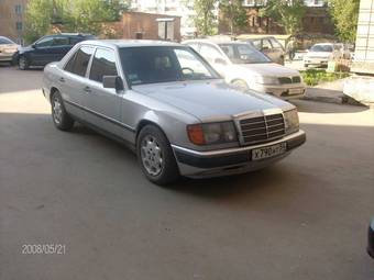 1985 Mercedes-Benz E-Class Photos