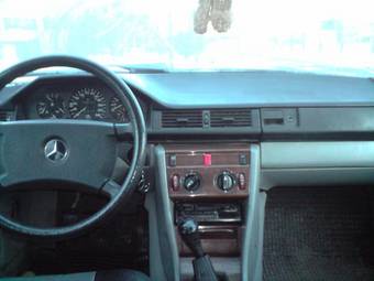 1986 Mercedes-Benz E-Class Pictures