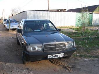 1987 Mercedes-Benz E-Class Pictures