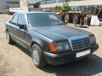 1987 Mercedes-Benz E-Class Photos