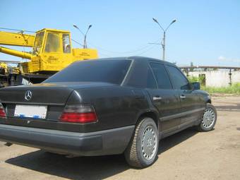 1987 Mercedes-Benz E-Class Photos
