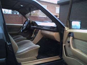 1988 Mercedes-Benz E-Class Photos