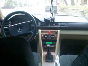 1988 Mercedes-Benz E-Class Pictures
