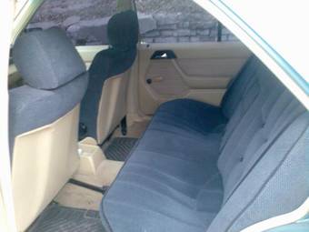 1988 Mercedes-Benz E-Class Pictures